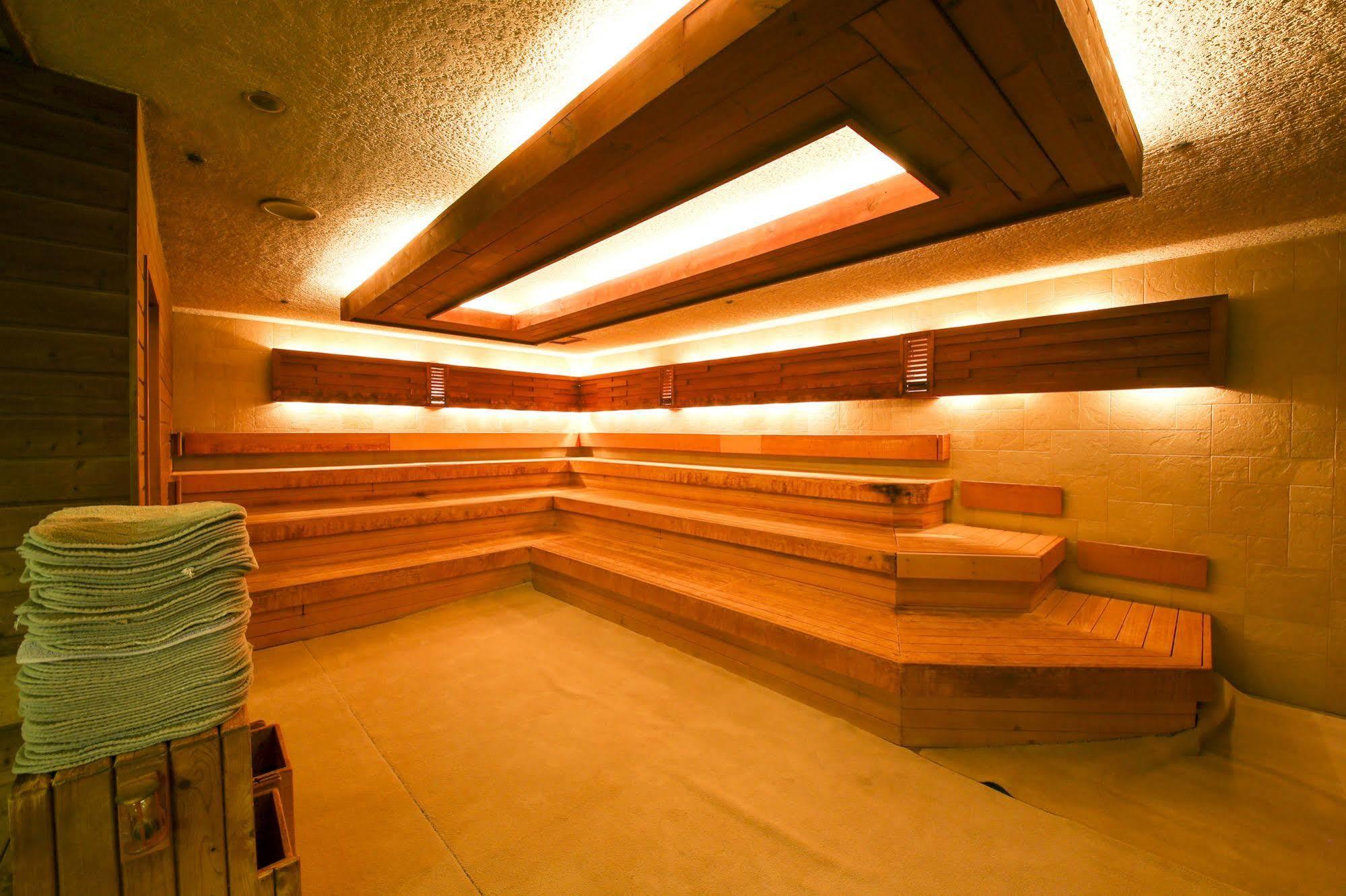 New Japan Capsule Hotel Cabana Osaka Exterior photo